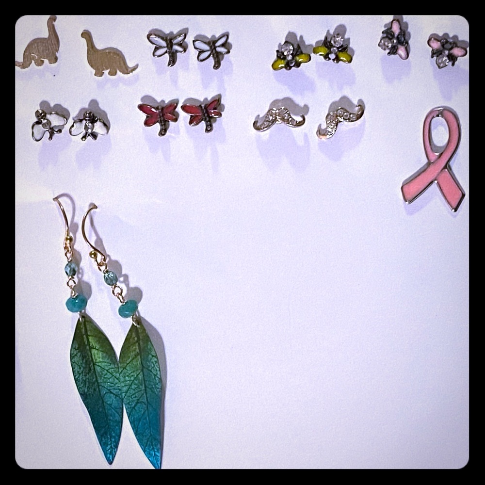🍭3/25🍭 Lot of 8 Earrings & one Breast Cancer Pin
